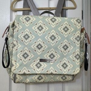 Petunia Pickle Bottom